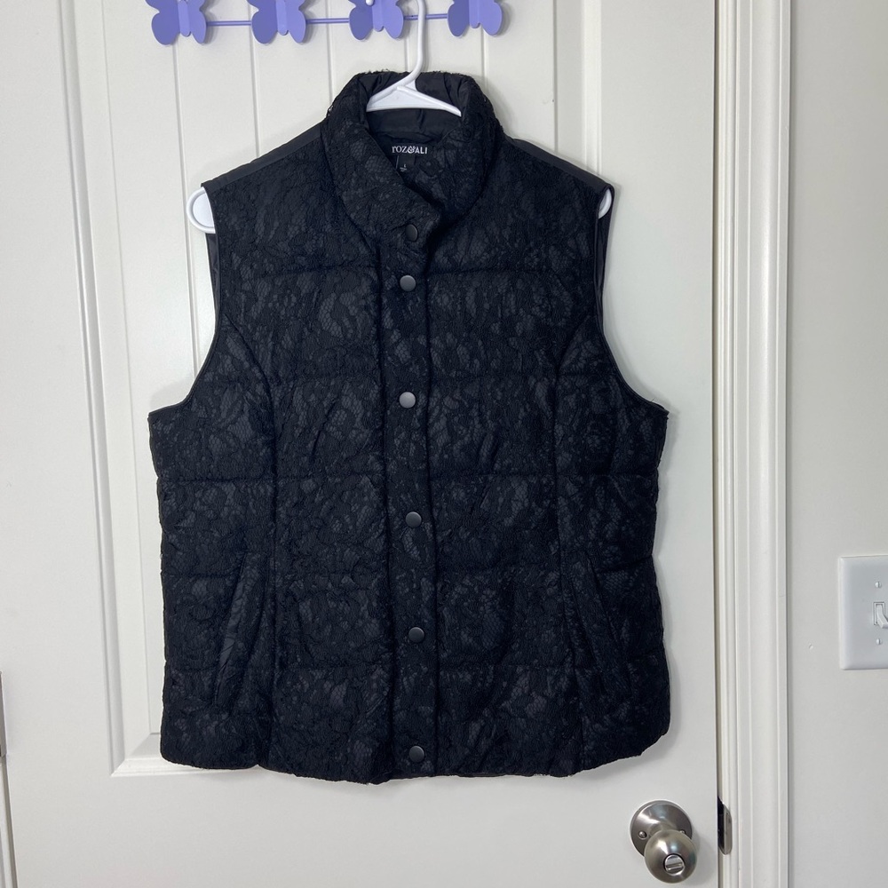 Roz & Ali women’s solid black embroidered puffer zip button winter vest large